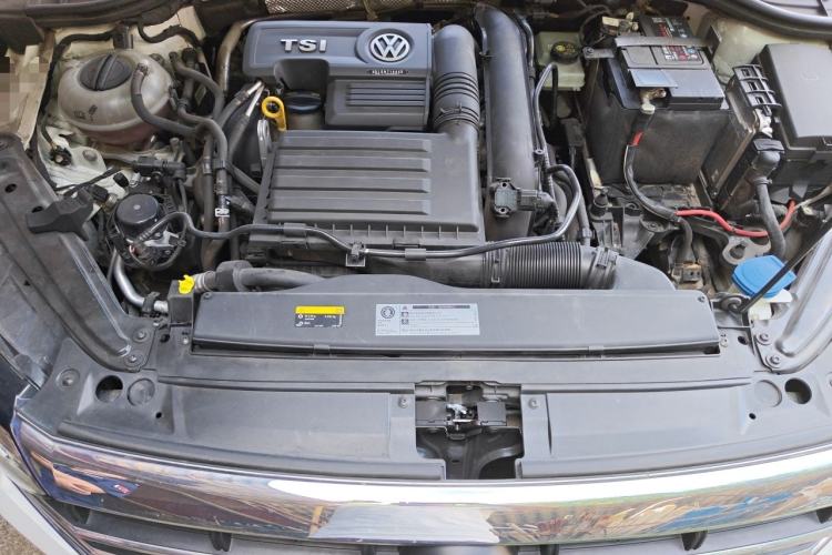 Used Volkswagen Sagitar 2019 200TSI DSG Comfort Version China VI Standard Engine Bay