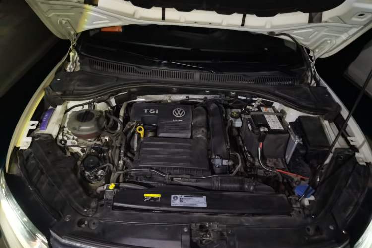 Used Volkswagen Sagitar 2019 280TSI DSG Comfort Version China VI Standard Engine Bay