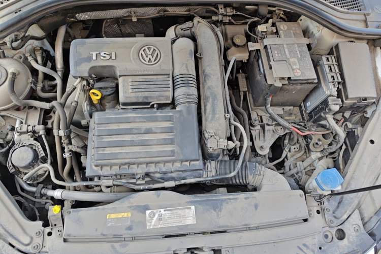 Used Volkswagen Sagitar 2019 280TSI DSG Luxury Version China VI Standard Engine Bay