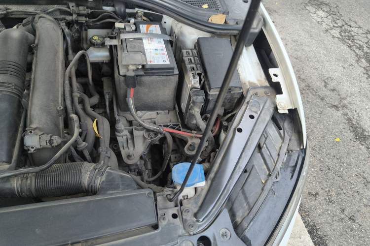 Used Volkswagen Sagitar 2019 280TSI DSG Comfort Version China VI Standard Engine Bay Left