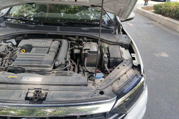 Used Volkswagen Sagitar 2019 200TSI DSG Comfort Version China VI Standard Engine Bay Left
