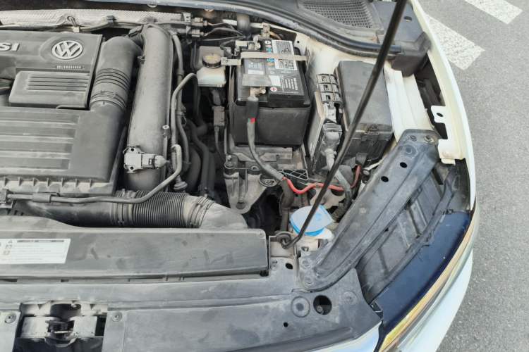 Used Volkswagen Sagitar 2019 200TSI DSG Comfort Version China VI Standard Engine Bay Left