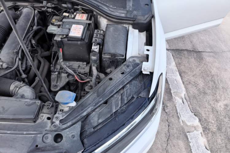 Used Volkswagen Sagitar 2019 280TSI DSG Luxury Version China VI Standard Engine Bay Left