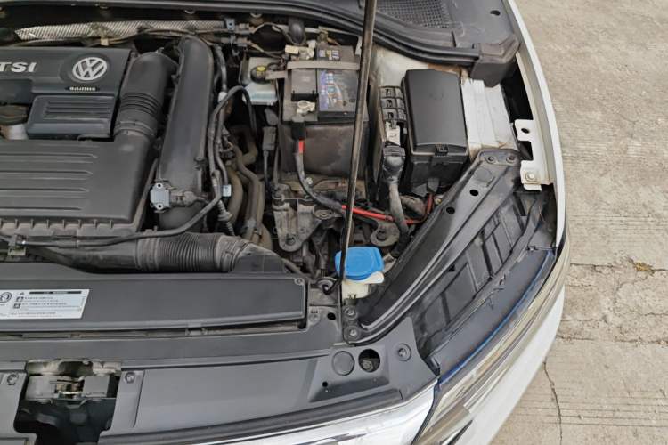 Used Volkswagen Sagitar 2019 280TSI DSG Comfort Version China VI Standard Engine Bay Left
