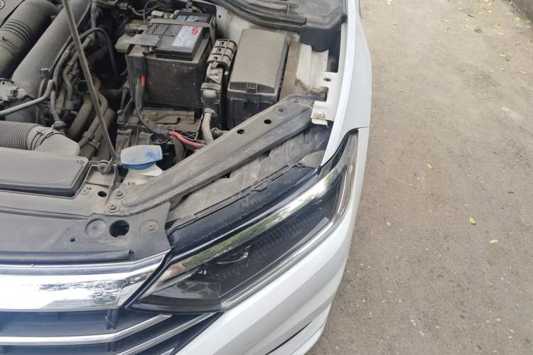 Used Volkswagen Sagitar 2019 200TSI DSG Comfort Version China VI Standard Engine Bay Left
