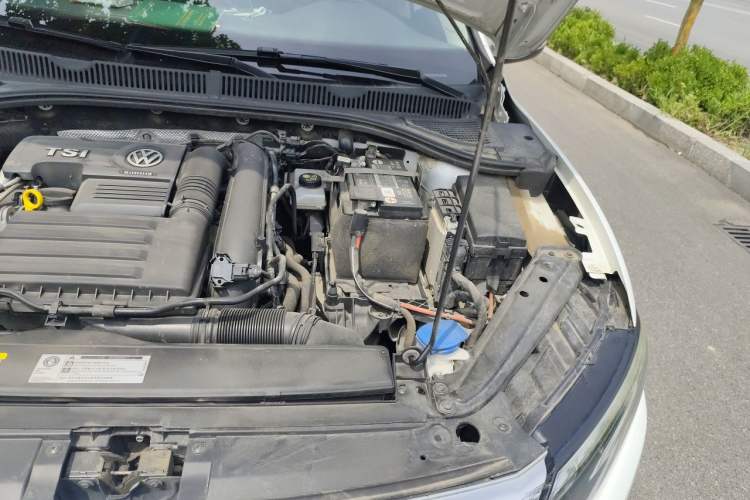 Used Volkswagen Sagitar 2019 280TSI DSG Comfort Version China VI Standard Engine Bay Left
