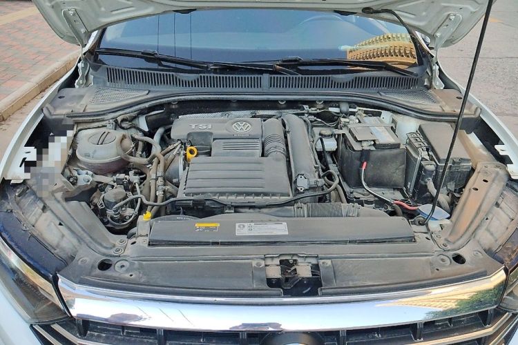 Used Volkswagen Sagitar 2019 280TSI DSG Luxury Version China VI Standard Engine Bay