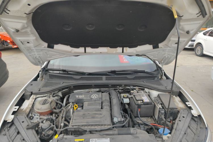 Used Volkswagen Sagitar 2019 200TSI DSG Comfort Version China VI Standard Engine Bay