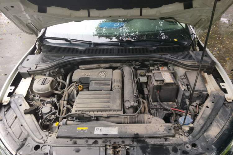 Used Volkswagen Sagitar 2019 200TSI DSG Comfort Version China VI Standard Engine Bay