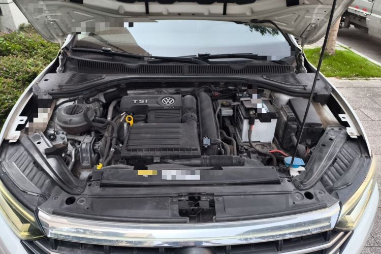 Used Volkswagen Sagitar 2019 280TSI DSG Flagship Model China V Standard Engine Bay