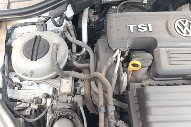 Used Volkswagen Sagitar 2019 280TSI DSG Comfort Version China VI Standard Engine Bay Right