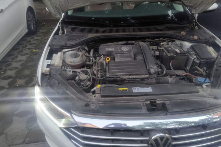 Used Volkswagen Sagitar 2019 280TSI DSG Luxury Version China VI Standard Engine Bay Right