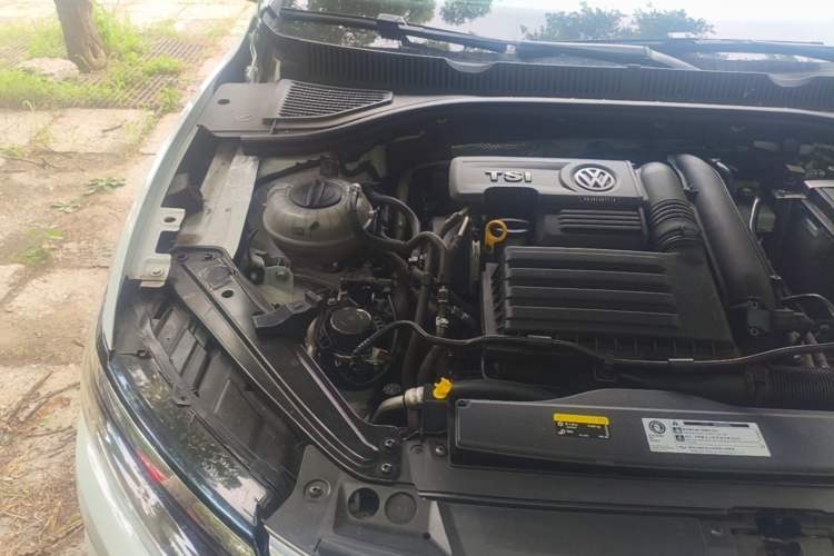 Used Volkswagen Sagitar 2019 280TSI DSG Luxury Version China VI Standard Engine Bay Right