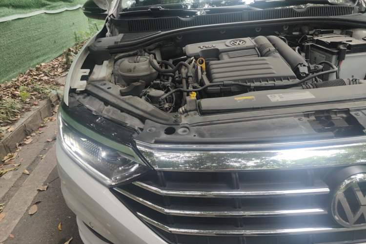 Used Volkswagen Sagitar 2019 280TSI DSG Luxury Version China VI Standard Engine Bay Right
