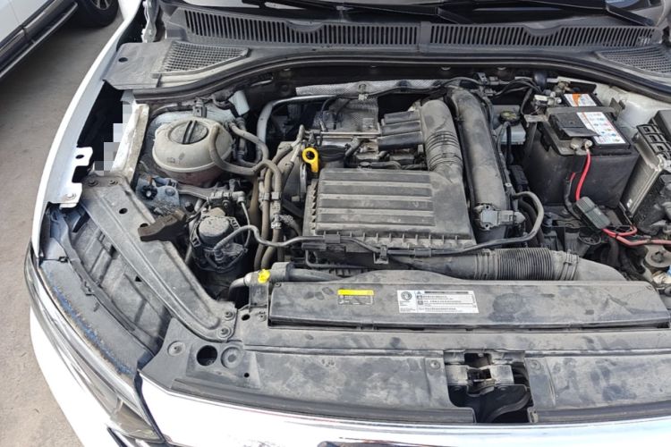 Used Volkswagen Sagitar 2019 200TSI DSG Comfort Version China VI Standard Engine Bay Right