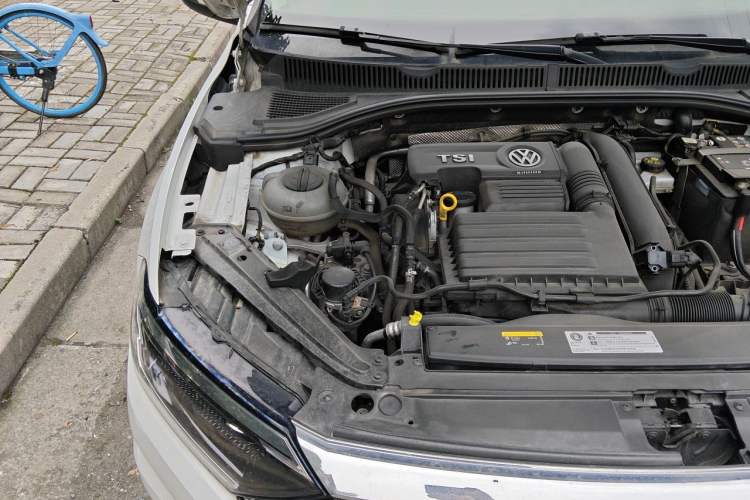 Used Volkswagen Sagitar 2019 280TSI DSG Comfort Version China VI Standard Engine Bay Right