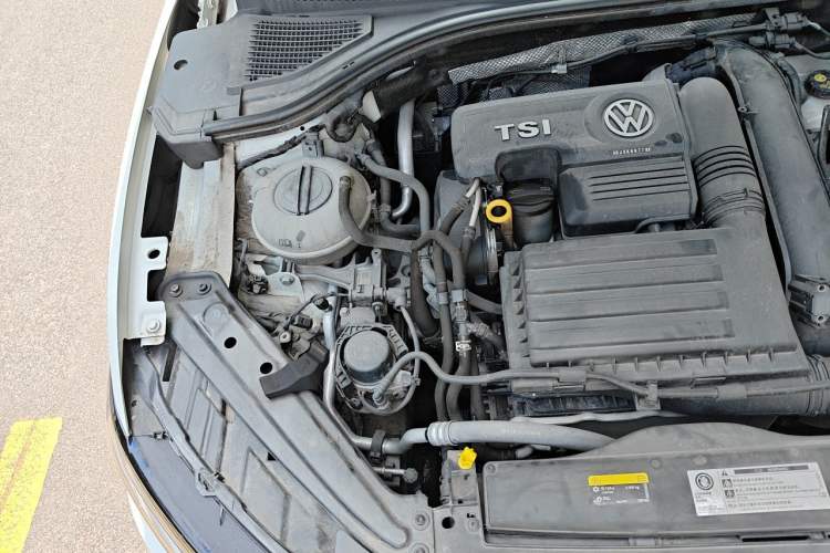 Used Volkswagen Sagitar 2019 280TSI DSG Comfort Version China VI Standard Engine Bay Right