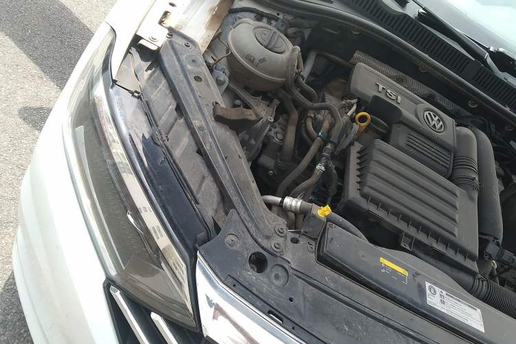 Used Volkswagen Sagitar 2019 280TSI DSG Comfort Version China V Standard Engine Bay Right