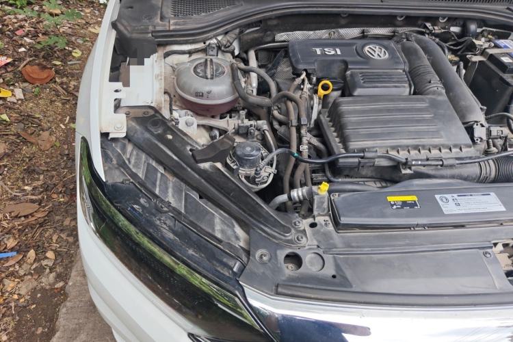 Used Volkswagen Sagitar 2019 280TSI DSG Comfort Version China VI Standard Engine Bay Right
