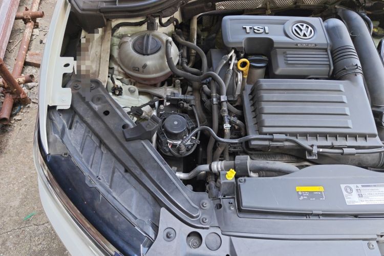 Used Volkswagen Sagitar 2019 200TSI DSG Comfort Version China VI Standard Engine Bay Right