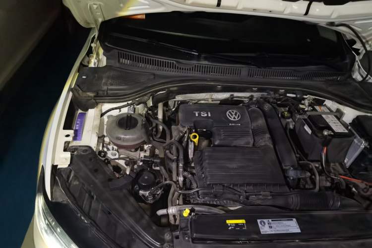 Used Volkswagen Sagitar 2019 280TSI DSG Comfort Version China VI Standard Engine Bay Right
