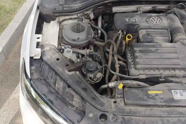 Used Volkswagen Sagitar 2019 280TSI DSG Comfort Version China VI Standard Engine Bay Right