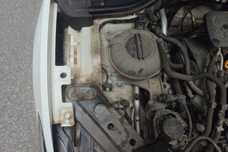 Used Volkswagen Sagitar 2019 200TSI DSG Comfort Version China VI Standard Engine Bay Right