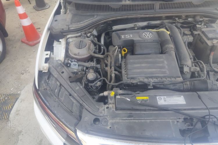 Used Volkswagen Sagitar 2019 200TSI DSG Comfort Version China VI Standard Engine Bay Right