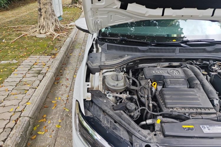 Used Volkswagen Sagitar 2019 200TSI DSG Comfort Version China VI Standard Engine Bay Right
