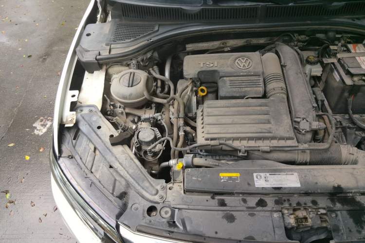 Used Volkswagen Sagitar 2019 200TSI DSG Comfort Version China VI Standard Engine Bay Right