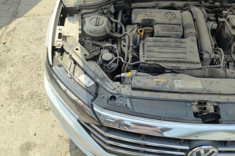 Used Volkswagen Sagitar 2019 200TSI DSG Comfort Version China VI Standard Engine Bay Right