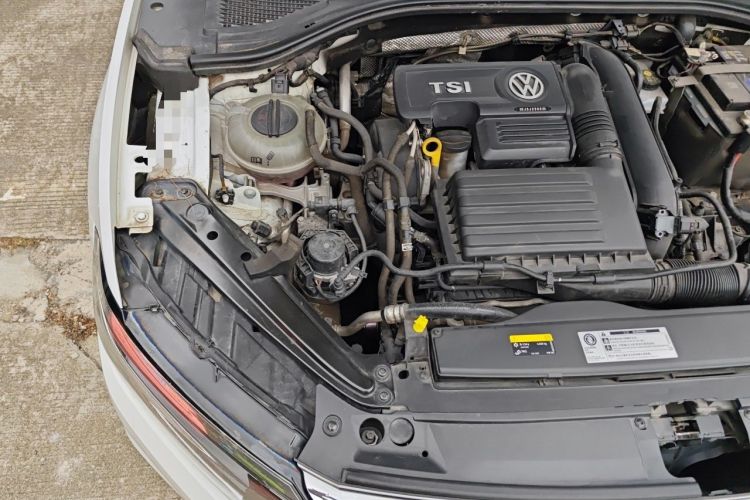 Used Volkswagen Sagitar 2019 280TSI DSG Comfort Version China VI Standard Engine Bay Right