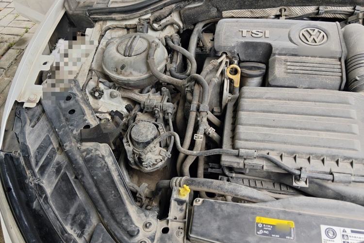 Used Volkswagen Sagitar 2019 280TSI DSG Comfort Version China VI Standard Engine Bay Right
