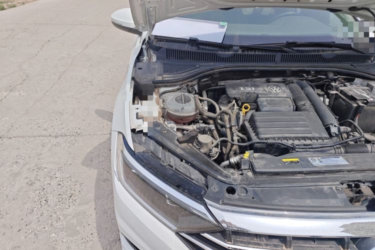 Used Volkswagen Sagitar 2019 200TSI Manual Comfort Version China VI Standard Engine Bay Right