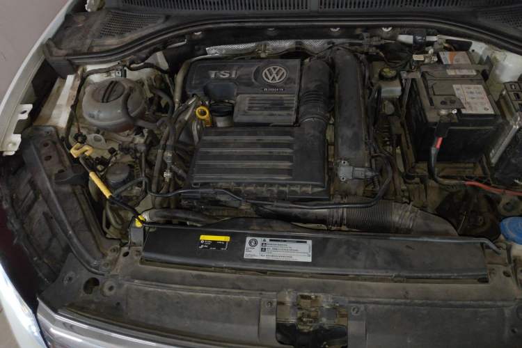 Used Volkswagen Sagitar 2019 280TSI DSG Comfort Version China VI Standard Engine Bay Right
