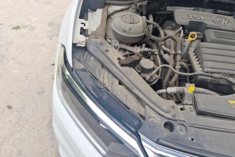 Used Volkswagen Sagitar 2019 200TSI DSG Comfort Version China VI Standard Engine Bay Right
