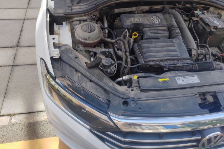 Used Volkswagen Sagitar 2019 280TSI DSG Comfort Version China VI Standard Engine Bay Right