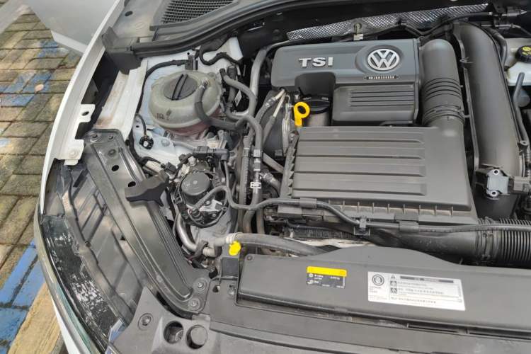 Used Volkswagen Sagitar 2019 280TSI DSG Luxury Version China VI Standard Engine Bay Right