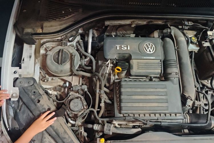Used Volkswagen Sagitar 2019 200TSI DSG Comfort Version China VI Standard Engine Bay Right