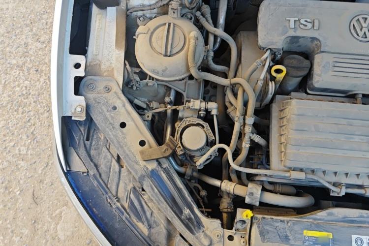 Used Volkswagen Sagitar 2019 200TSI DSG Comfort Version China VI Standard Engine Bay Right