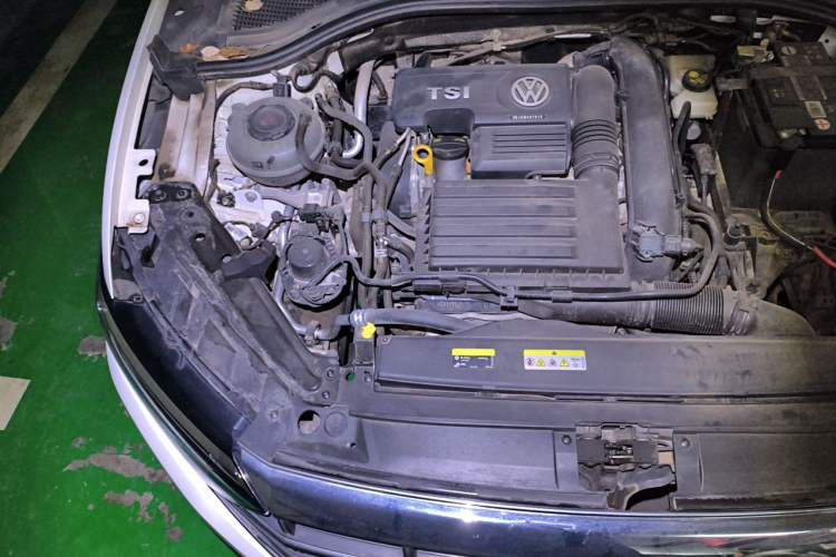 Used Volkswagen Sagitar 2019 280TSI DSG Comfort Version China VI Standard Engine Bay Right