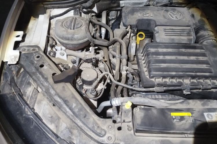 Used Volkswagen Sagitar 2019 280TSI DSG Comfort Version China VI Standard Engine Bay Right