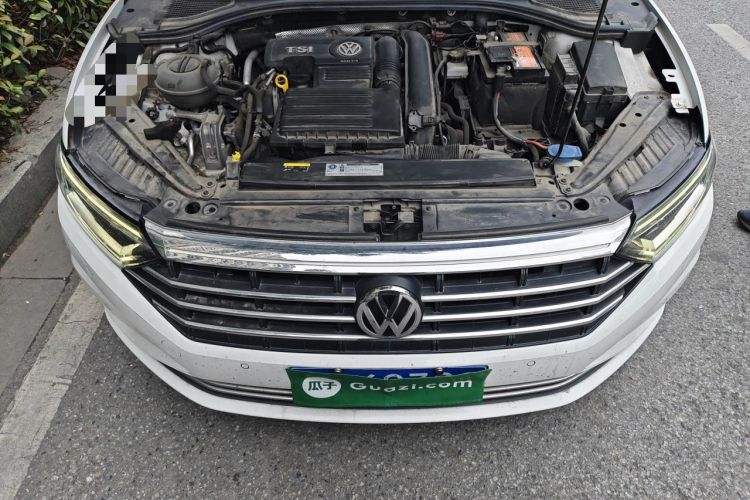 Used Volkswagen Sagitar 2019 280TSI DSG Flagship Model China V Standard Engine Bay