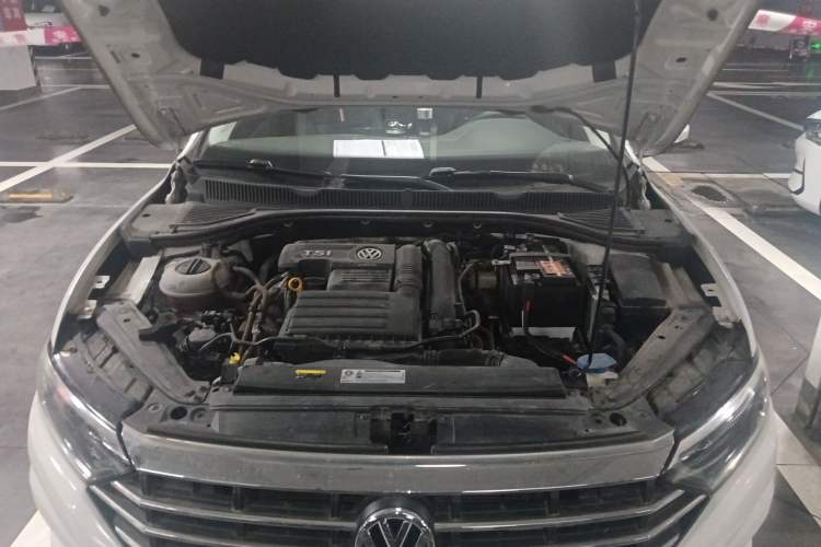 Used Volkswagen Sagitar 2019 200TSI DSG Comfort Version China VI Standard Engine Bay