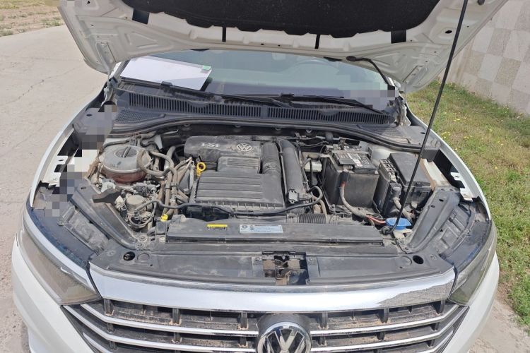 Used Volkswagen Sagitar 2019 200TSI Manual Comfort Version China VI Standard Engine Bay