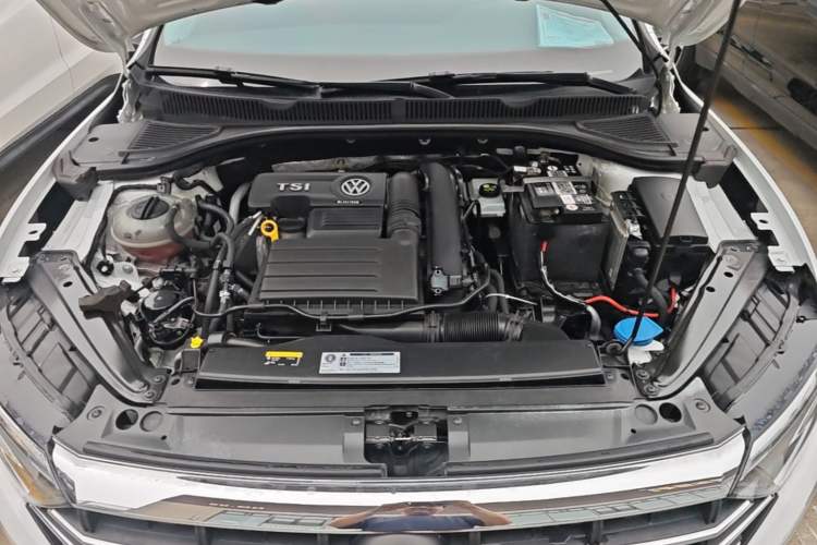 Used Volkswagen Sagitar 2019 200TSI DSG Comfort Version China VI Standard Engine Bay