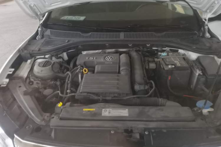 Used Volkswagen Sagitar 2019 200TSI DSG Comfort Version China VI Standard Engine Bay