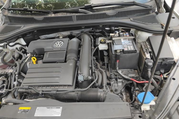 Used Volkswagen Sagitar 2019 280TSI DSG Luxury Version China VI Standard Engine Bay