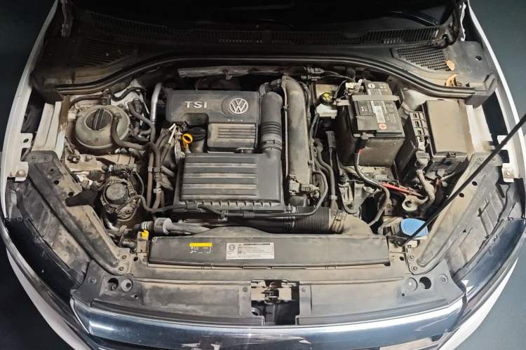Used Volkswagen Sagitar 2019 200TSI DSG Comfort Version China VI Standard Engine Bay