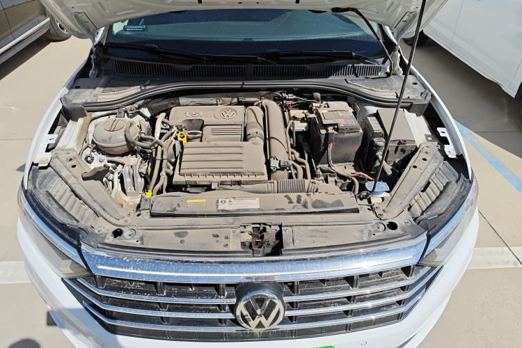 Used Volkswagen Sagitar 2019 280TSI DSG Flagship Model China V Standard Engine Bay